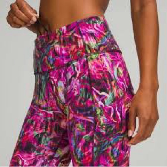 EUC Lululemon Leggings Size 8 Fast and Free 23” Pink - Picture 3 of 4